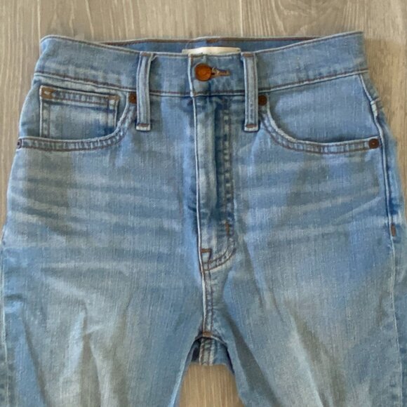 Madewell Classic Straight Jeans - Light Wash - Picture 5 of 9
